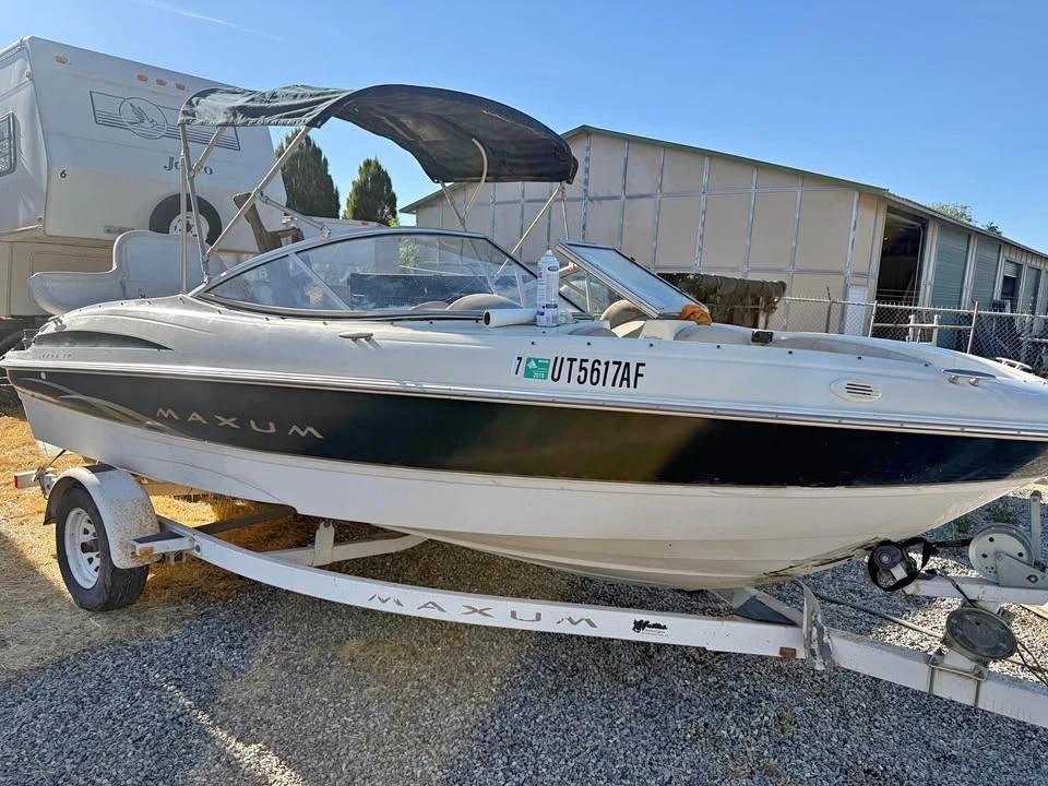 2002 Maxum 1800