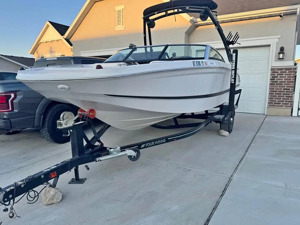 2018 Four winns hd200