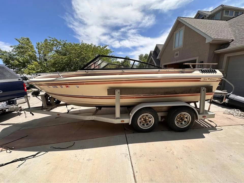 1983 Sun Runner 195B