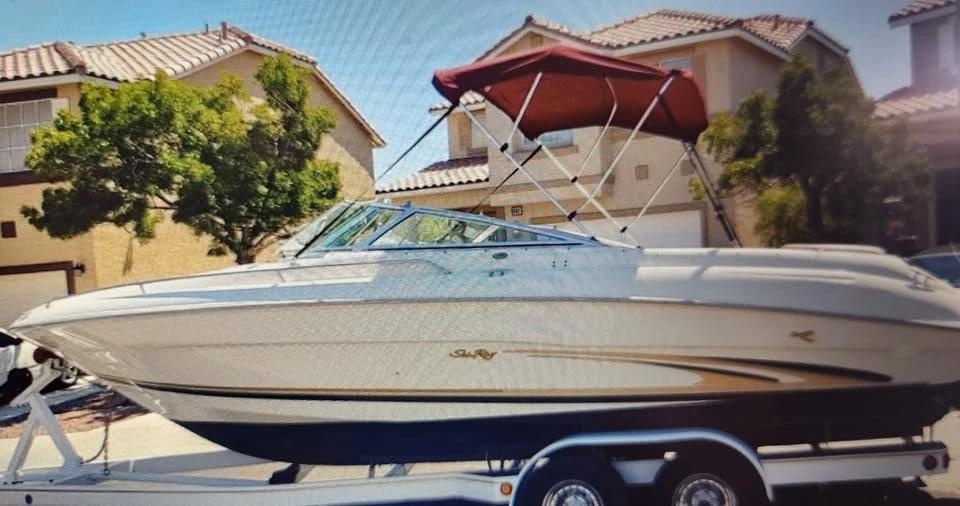 1999 Sea Ray signature 260