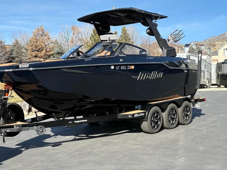 2022 Malibu M220