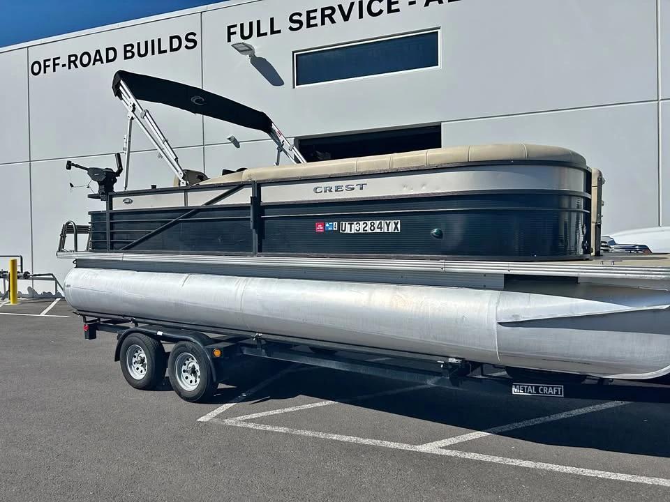 2016 Crest 230