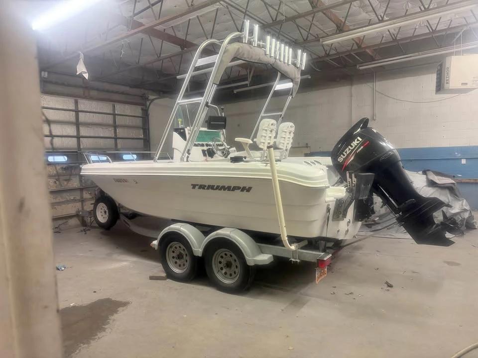 2012 Triumph 195 center console