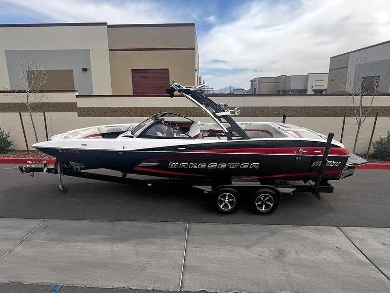 2014 Malibu Wakesetter 24 mxz