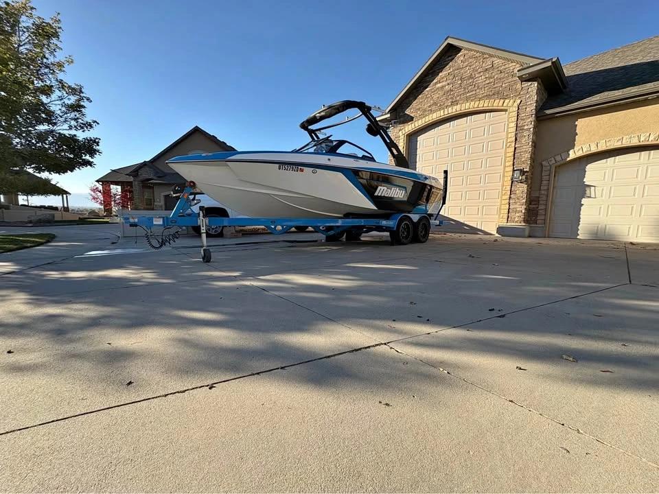 2020 malibu 23 lsv