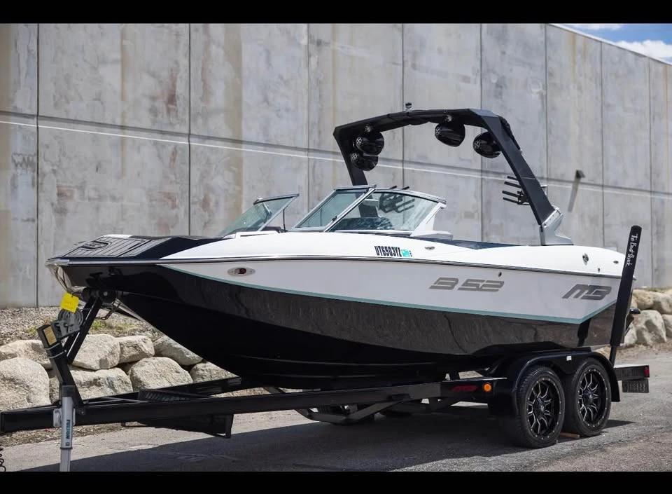 2019 MB b 52