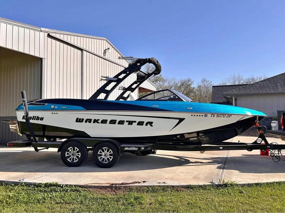 2016 Malibu 23 LSV