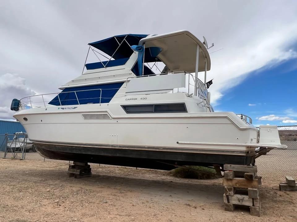 1996 Carver 430 Cockpit Motor Yacht