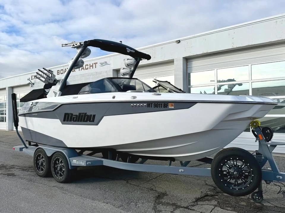 2022 Malibu m220