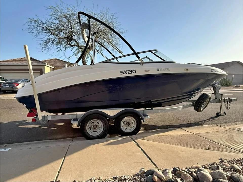 2011 Yamaha SX210