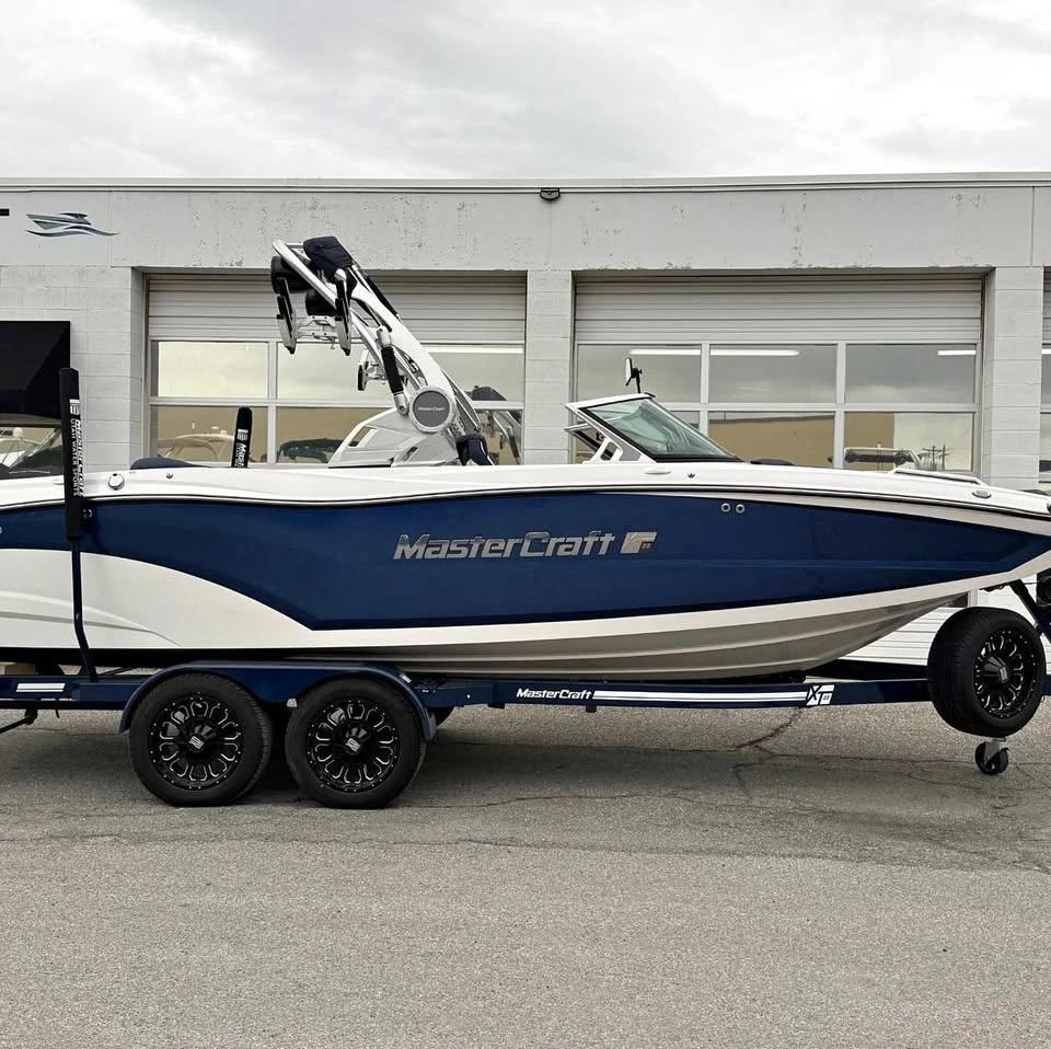 2019 MasterCraft xt22