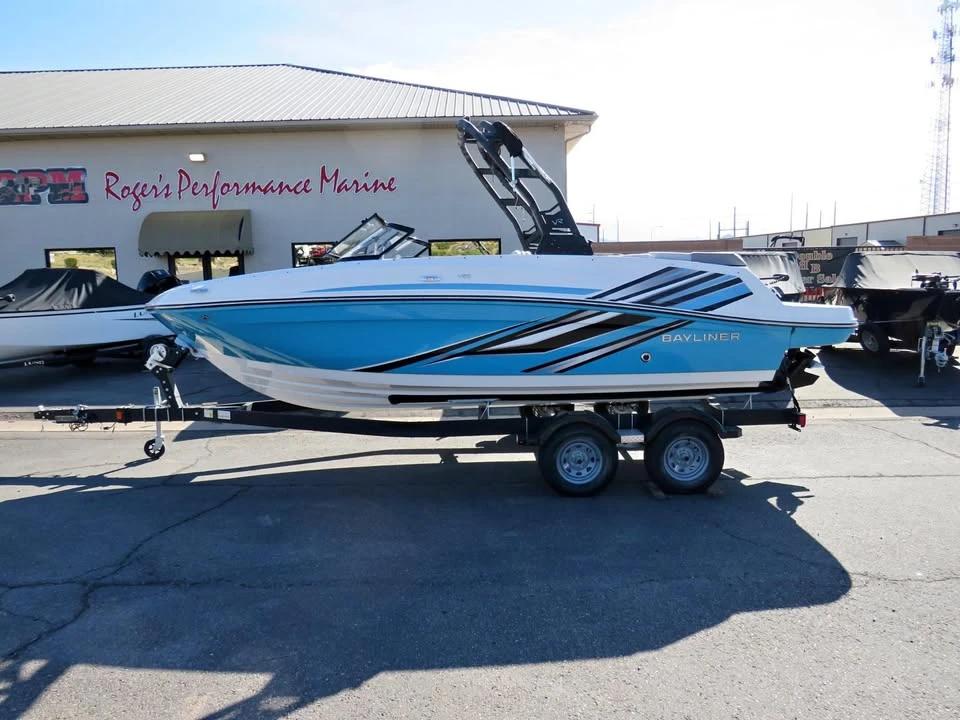2025 Bayliner vr5