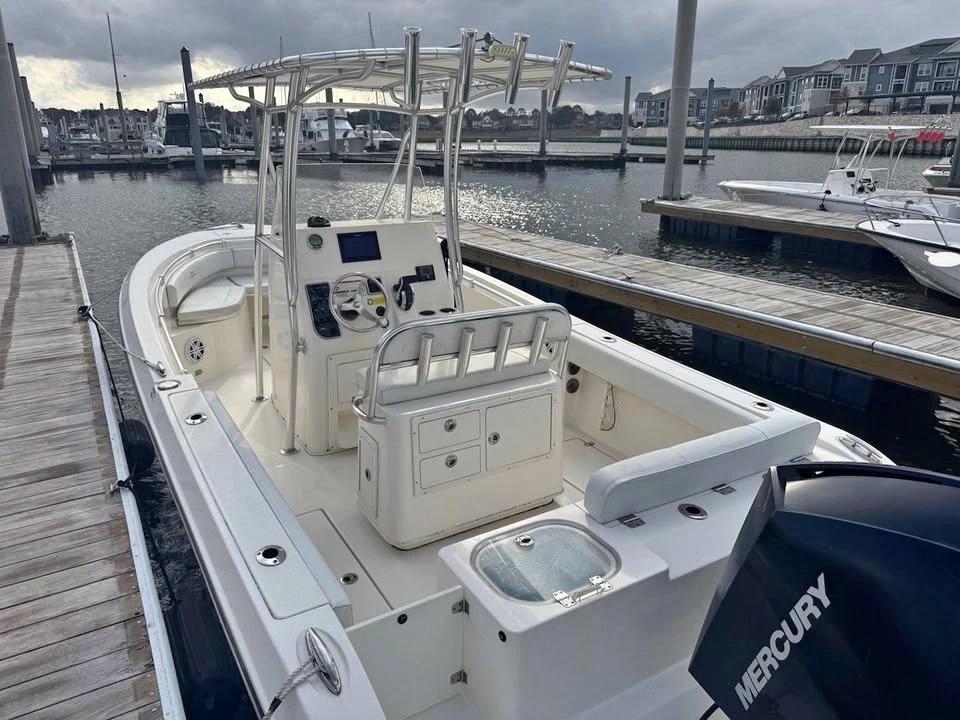 2022 Cobia 237CC