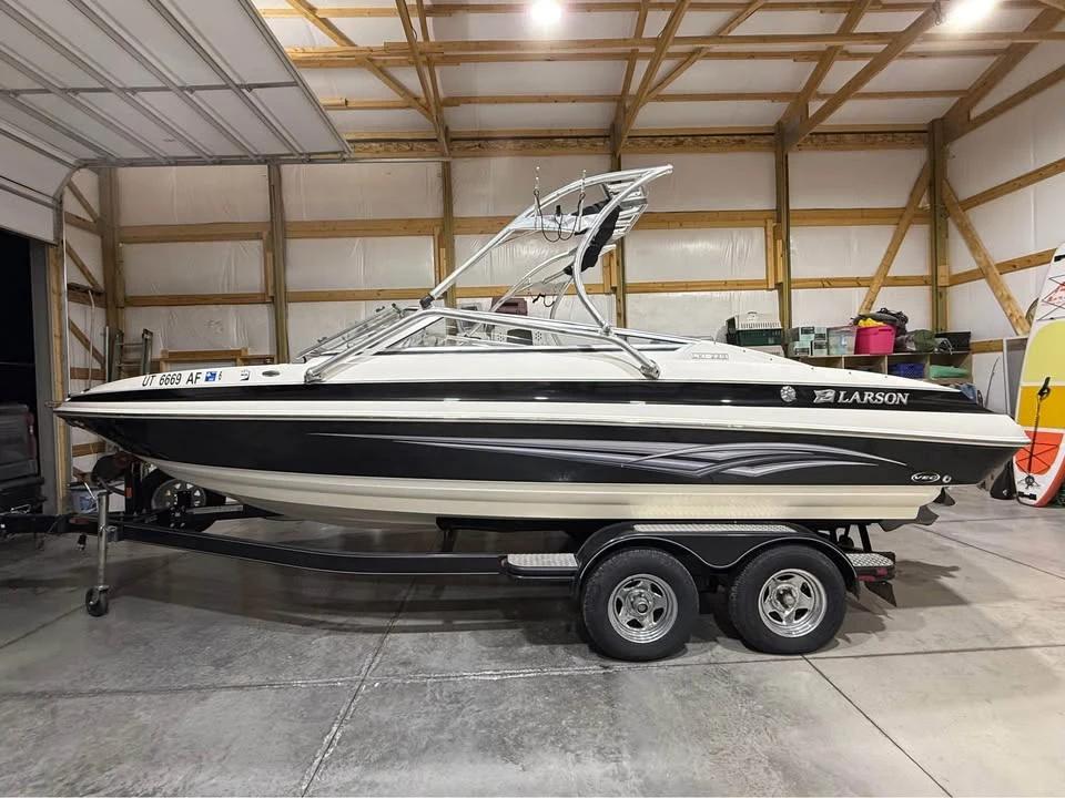 2008 Larson LXI 228