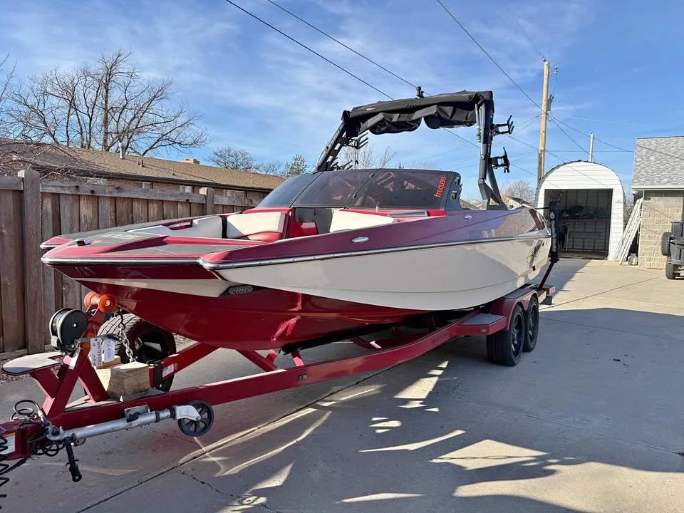 2017 Axis A24