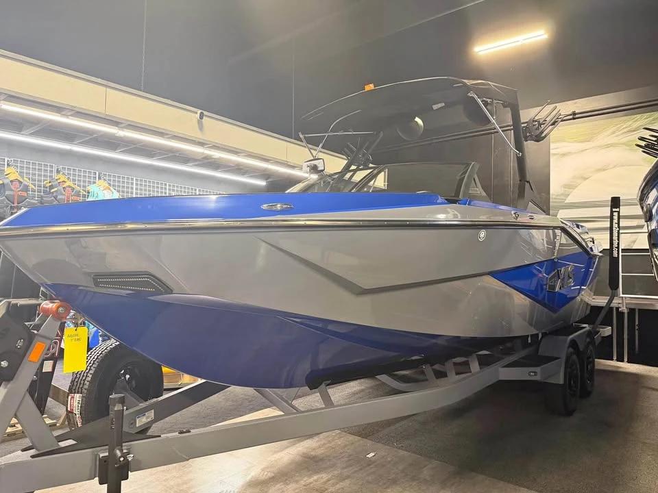 2025 Axis T235