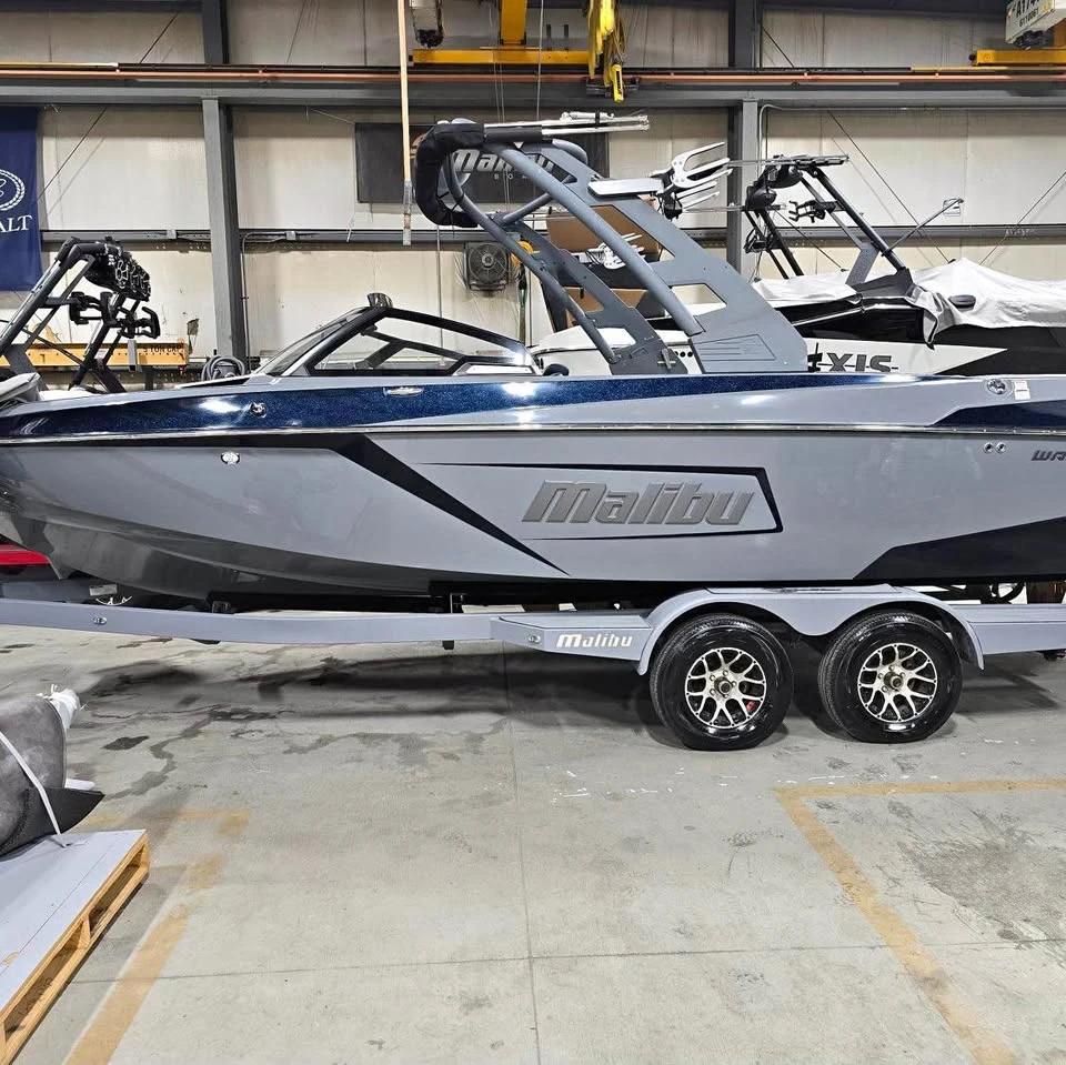 2020 Malibu Boats 23 LSV