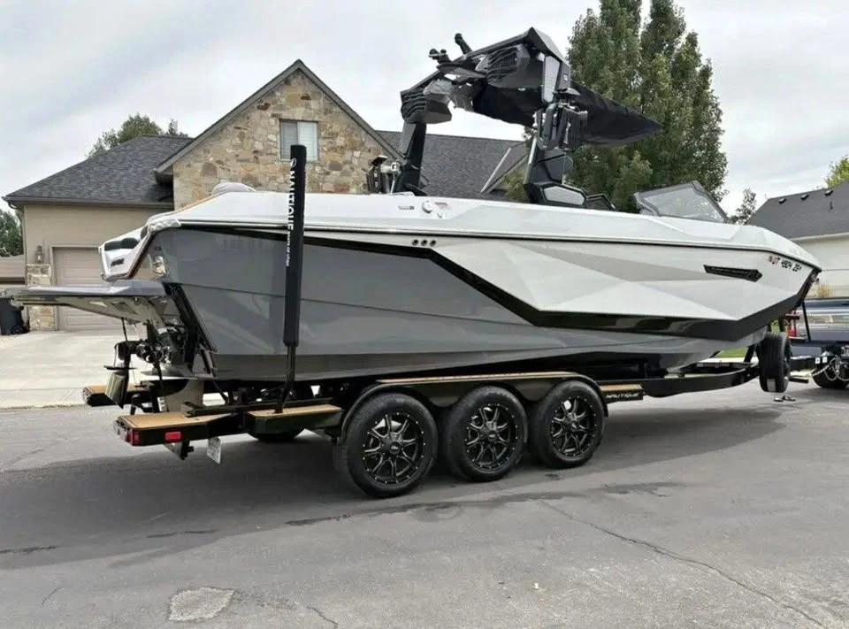2025 Nautique g25