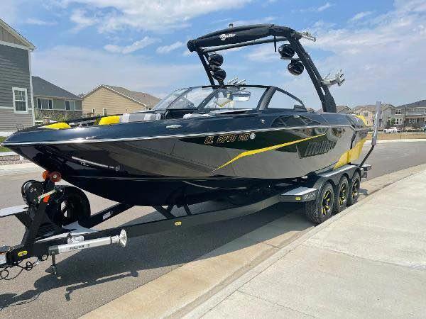 2020 Malibu 25LSV