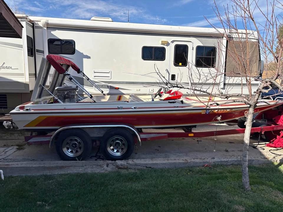 1988 Commander Jet Boat