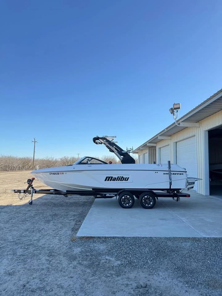 2019 Malibu 23 LSV