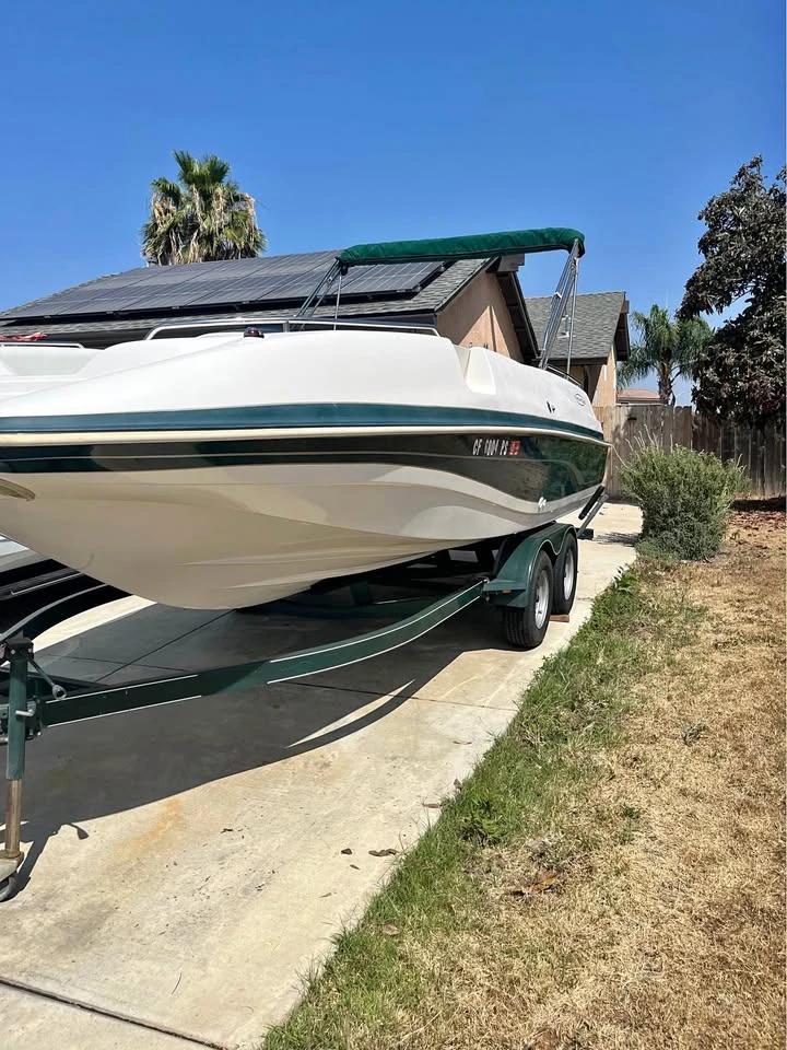 2001 Tahoe Deck Boat