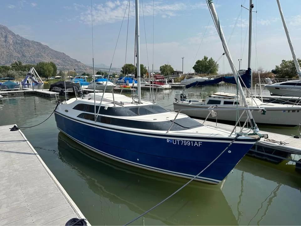 2010 MacGregor 26M