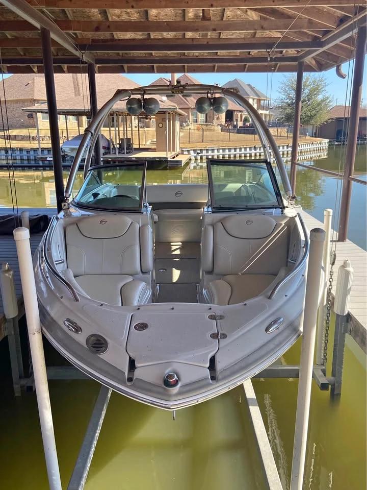 2006 Crownline 230