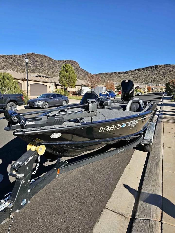 2020 Lund 1875 Pro V Bass