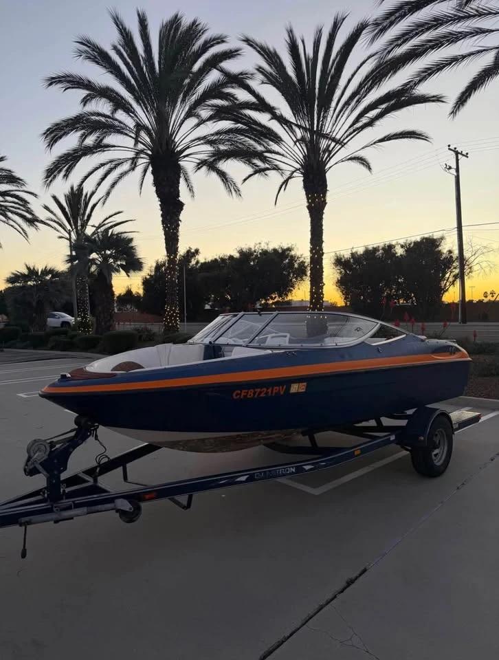 2002 Glastron SX170