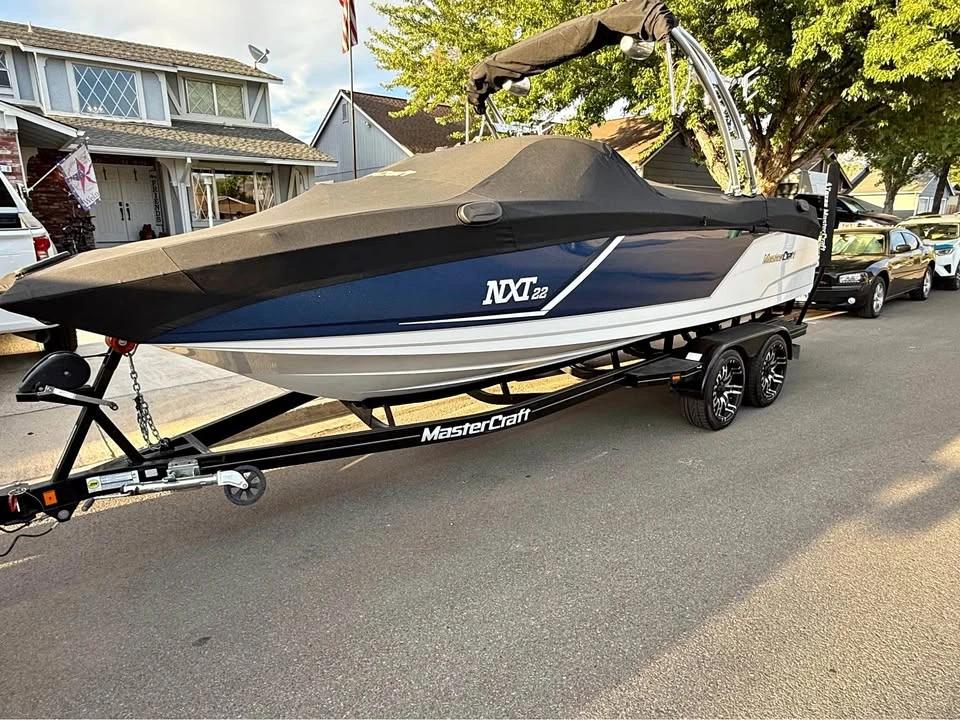 2016 MasterCraft NXT22