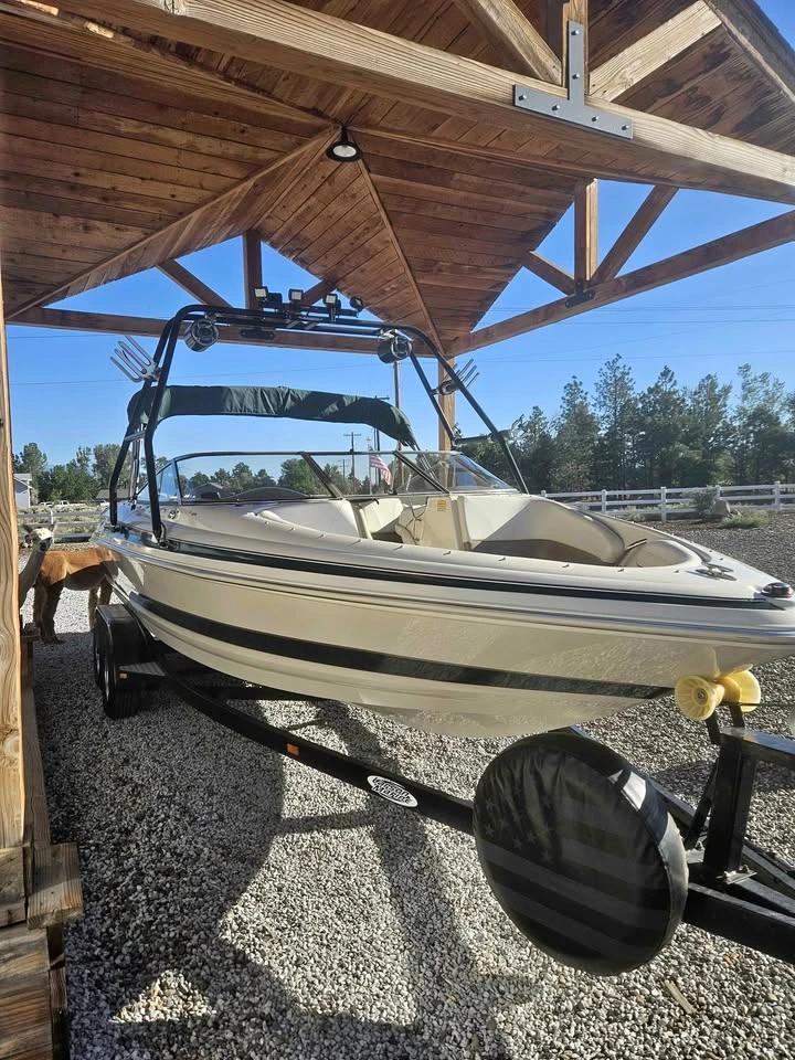 2003 Larson lxi 23