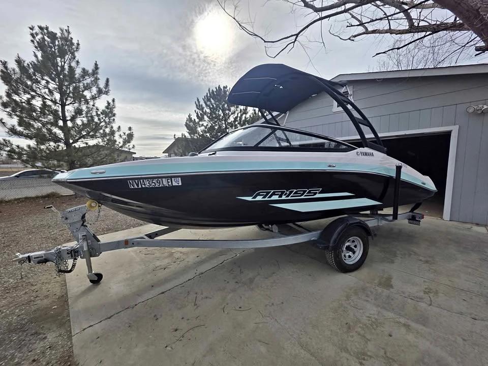 2023 Yamaha ar195