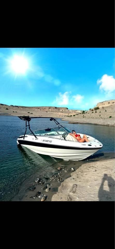 2005 Crownline 225 LPX