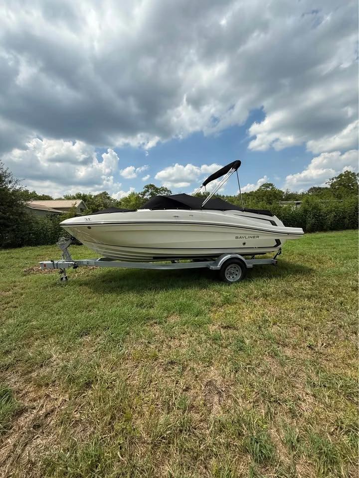 2025 Bayliner VR5