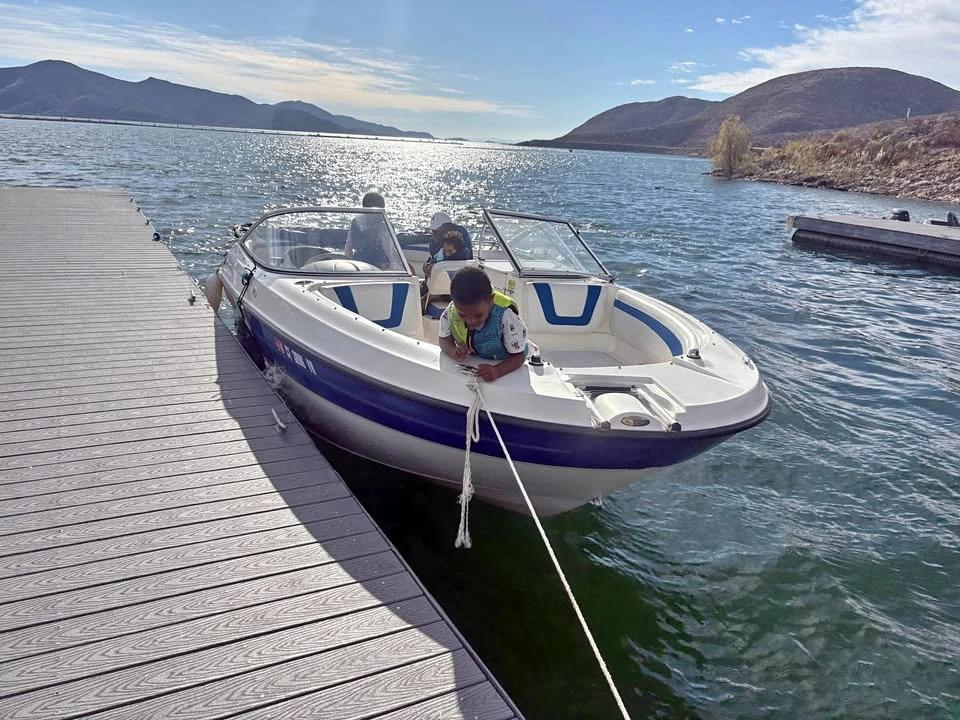 2006 Bayliner 219 SD