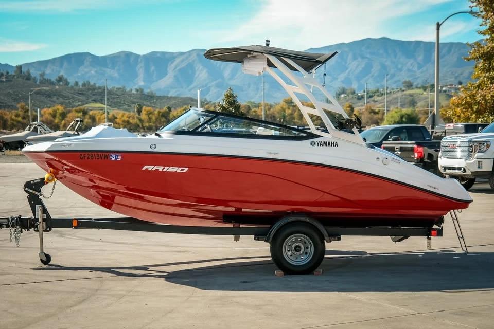 2024 Yamaha AR190