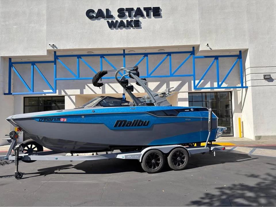 2021 Malibu M220