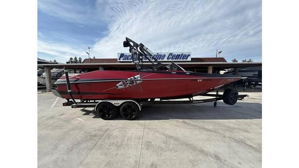 2014 Axis Wake Research A24