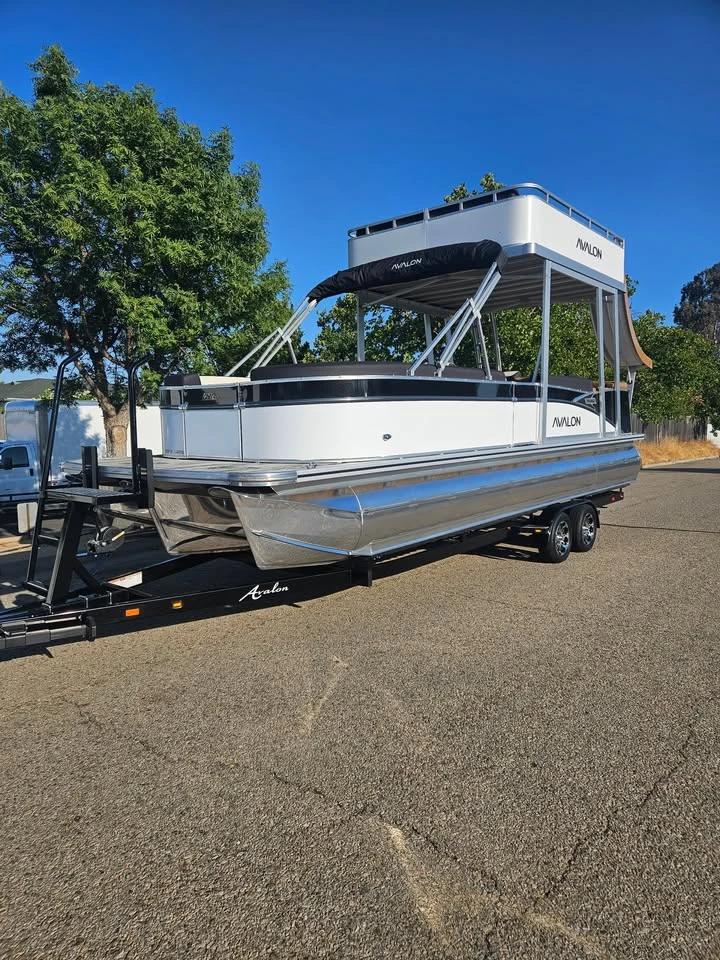 2025 Avalon Catalina Cruise Funship