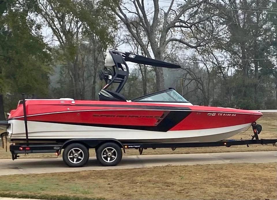 2015 Nautique 230