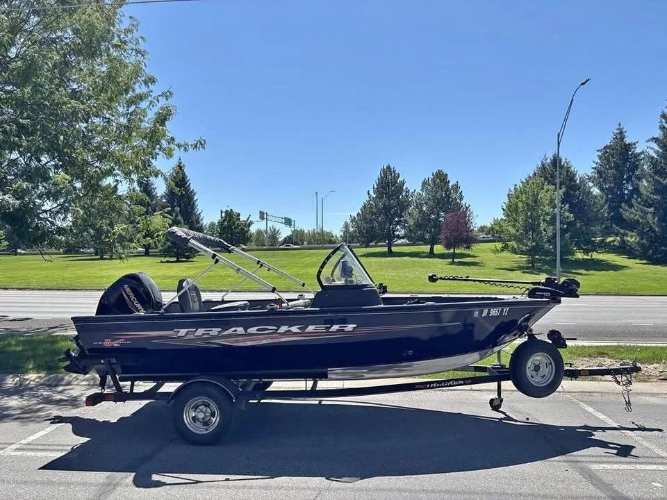 2021 Tracker Pro Guide V‑16