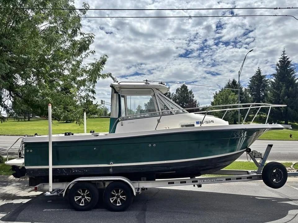 2007 Bayliner 2052