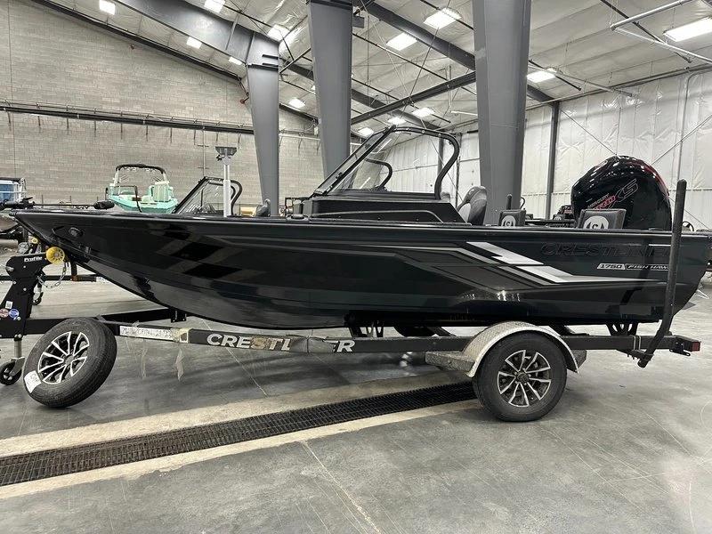 2025 Crestliner CF17WJ