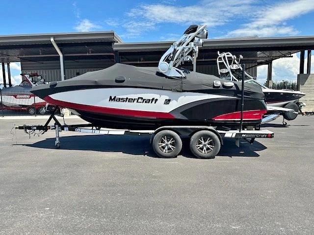 2015 MasterCraft X20