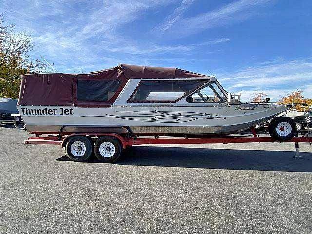 1996 Thunder Jet 28 Twin