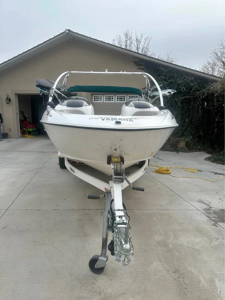 2000 Yamaha LS2000