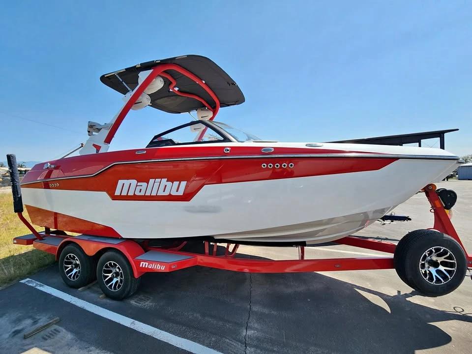 2022 Malibu M220