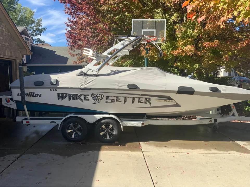 2013 Malibu Wakesetter 22 MXZ