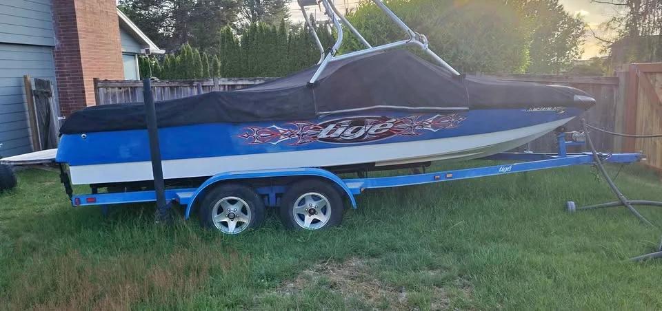 2005 Sking wake boarding tige TAPS2